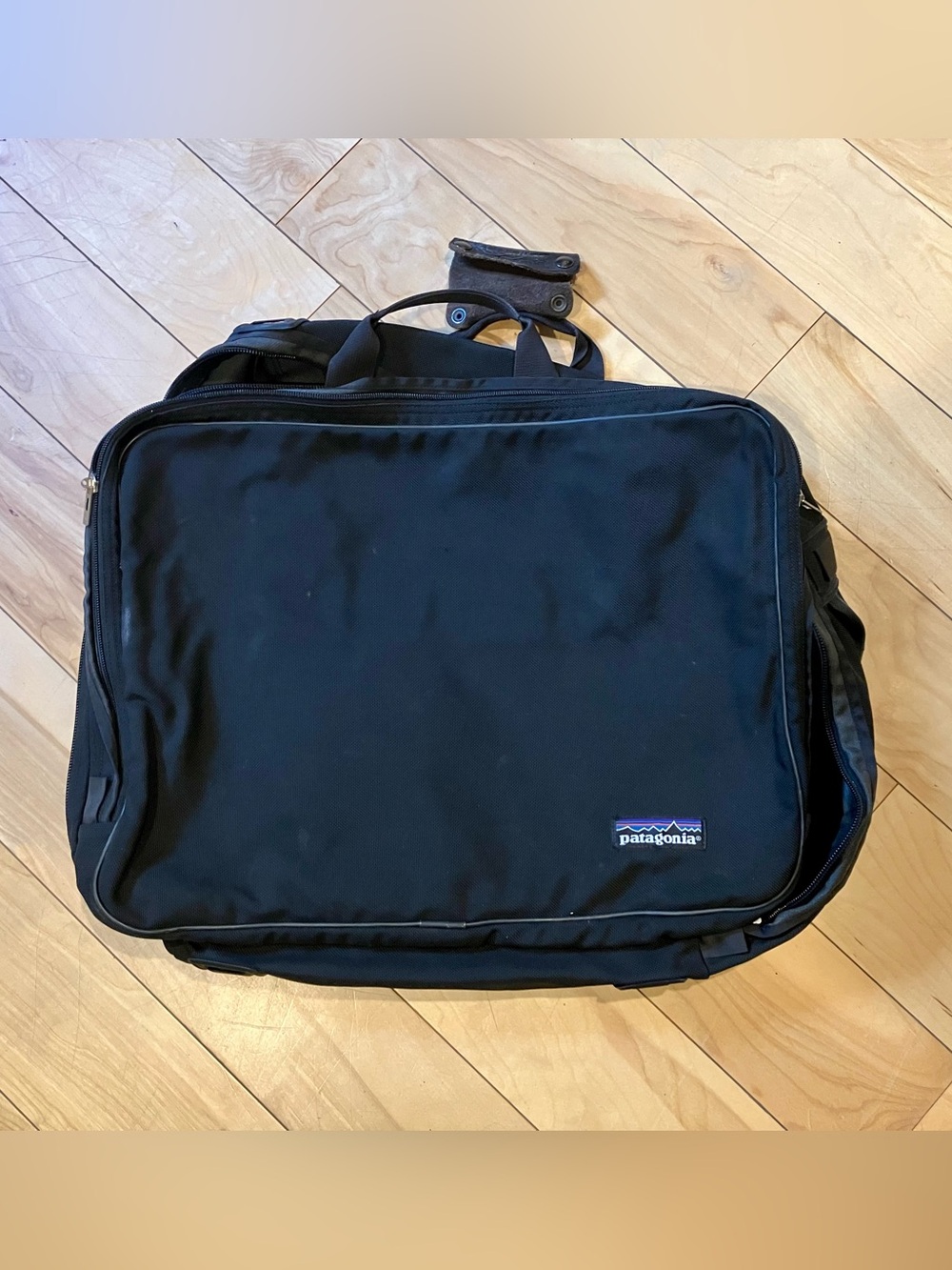 Vintage Patagonia Black Travel MLC Bag- Stow-able shoulder straps